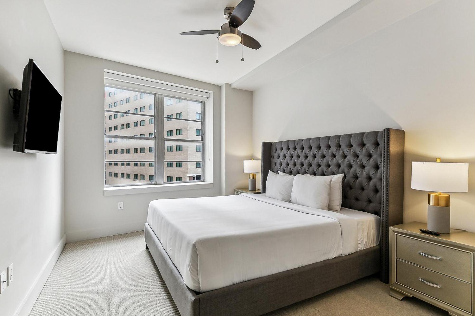 Upscale Condos And Penthouses Close To Canal And Bourbon St New Orleans Exterior photo