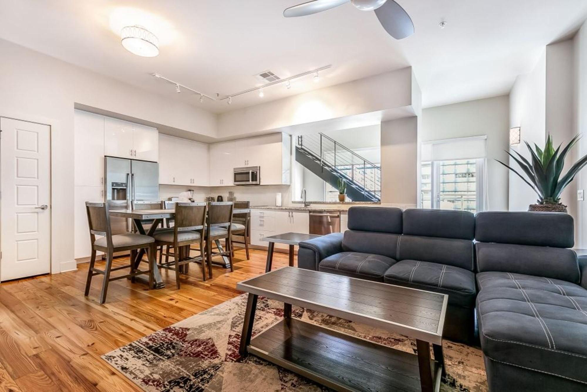 Upscale Condos And Penthouses Close To Canal And Bourbon St New Orleans Exterior photo
