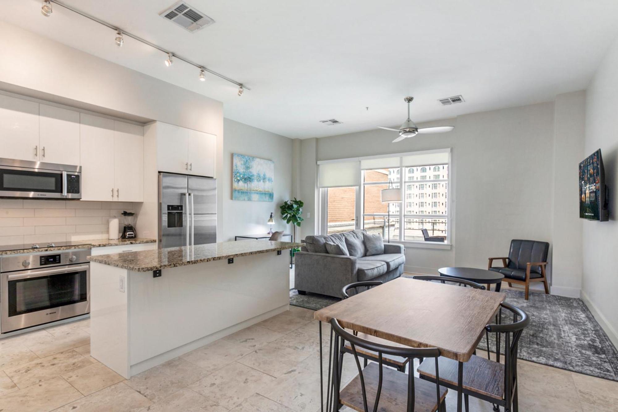 Upscale Condos And Penthouses Close To Canal And Bourbon St New Orleans Exterior photo